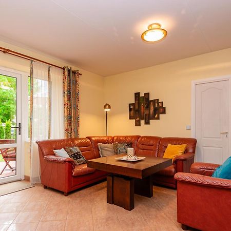 Family Inn Cottage With Terrace Palanga Extérieur photo